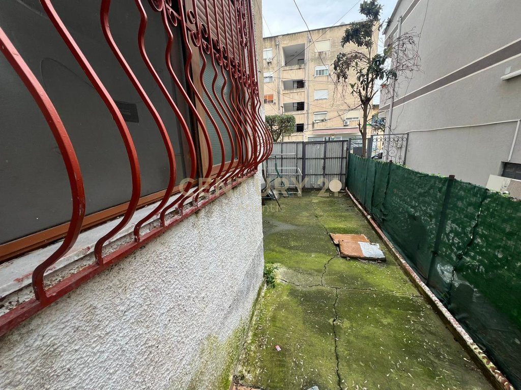 SHITET APARTAMENT 2+1 +AMBJENT BIZNESI PRANE DREJTORISE POLICISE!