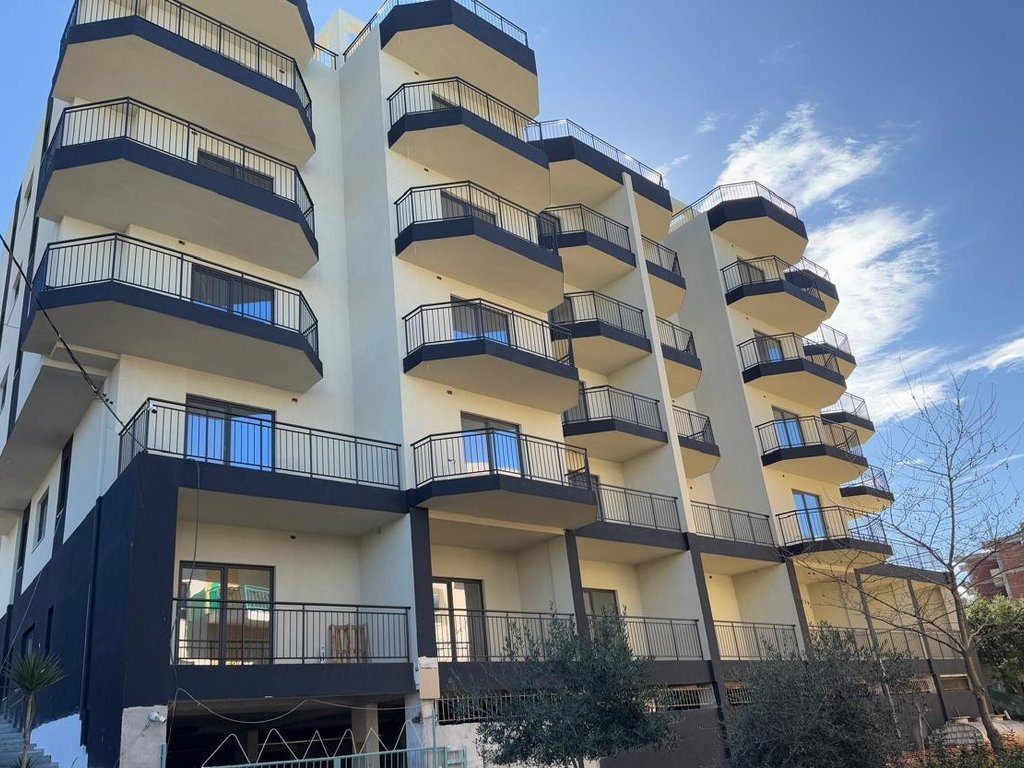 SHITET APARTAMENT 2+2 NE UJIN E FTOHTE!