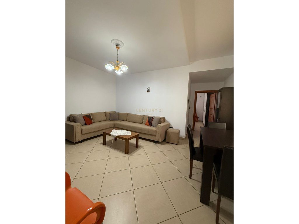APARTAMENT 1+1 ME QIRA AFATGJATE  NE HYRJE TE LUNGOMARES!