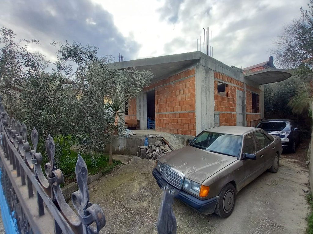SHITEN 2 SHTEPI PRIVATE,NE LAGJEN "KARABASH"!