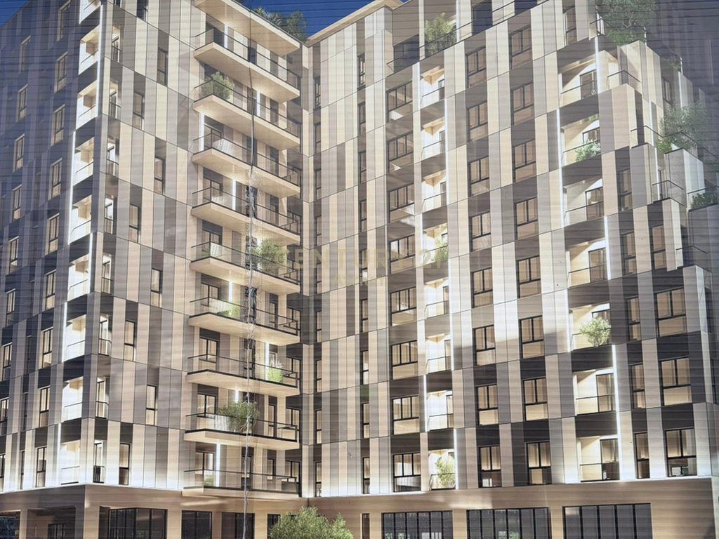 SHITET APARTAMENT 2+1+2 TEK " PALUSHI SHPK " PRANE MATERNITETIT TE RI !!