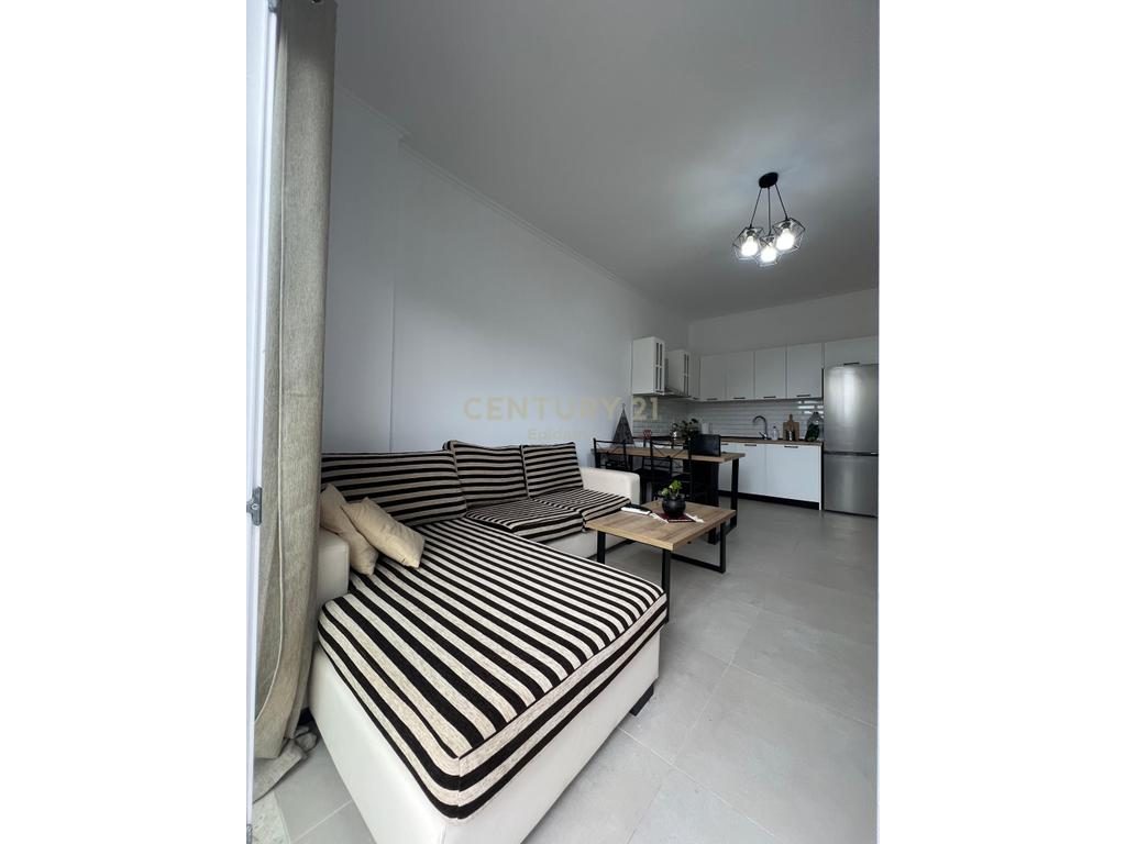 SHITET APARTAMENT 2+1+2+POST PARKIMI NE VIJE TE PARE ME DETIN NE GOLEM!!