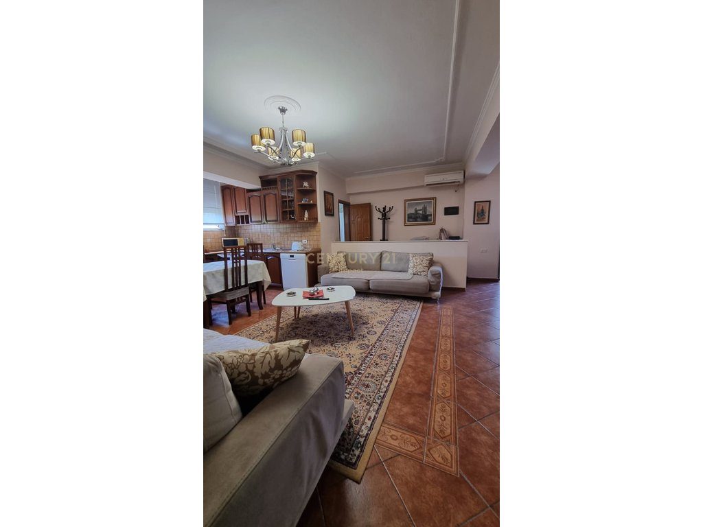 JAPIM ME QIRA APARTAMENT 2+1, ISH BLLOKU PER BANIM ,PER ZYRA DHE AIR BNB.