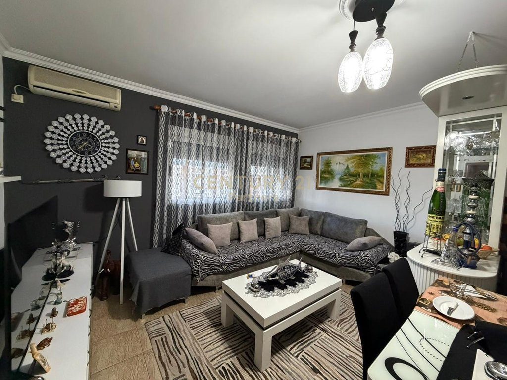 SHESIM APARTAMENT 2+1 NE RRUGE KAVAJES!