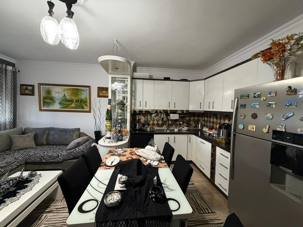 SHESIM APARTAMENT 2+1 NE RRUGE KAVAJES!
