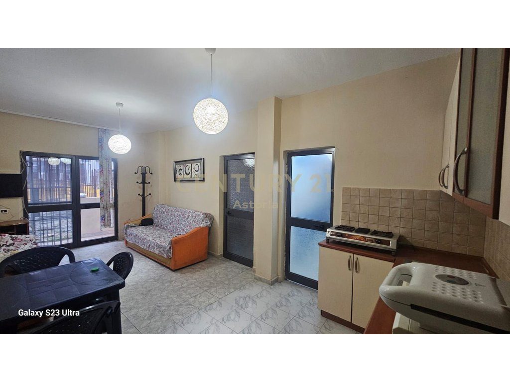 SHITET APARTAMENT 1+1 NE GOLEM, PRANE BONITA VIENA