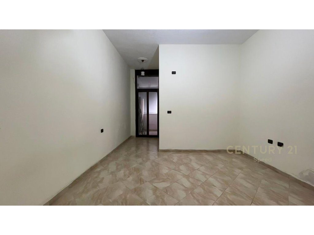 Japim Me Qira Ambjent Zyrash Tek Kompleksi Panorama