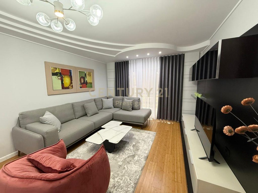 JEPET ME QIRA  APARTAMENT 2+1+2 PRANE AMBASADES AMERIKANE, TIRANE!