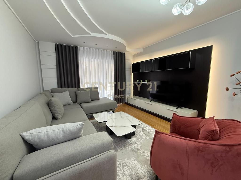 JEPET ME QIRA  APARTAMENT 2+1+2 PRANE AMBASADES AMERIKANE, TIRANE!