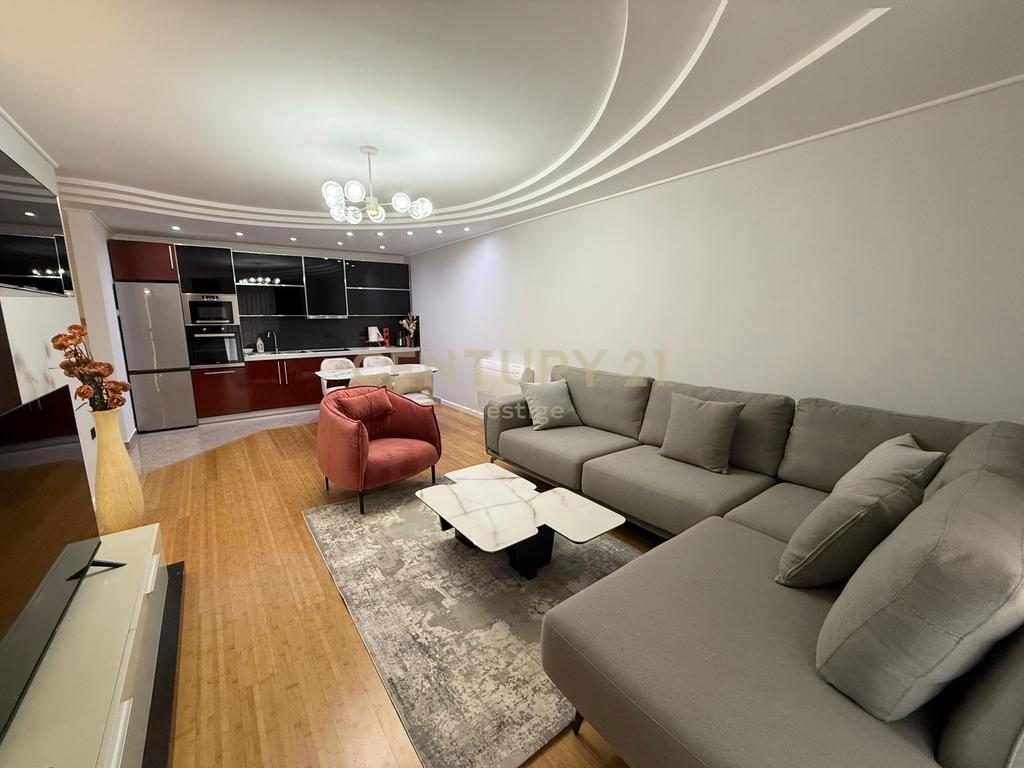 JEPET ME QIRA  APARTAMENT 2+1+2 PRANE AMBASADES AMERIKANE, TIRANE!