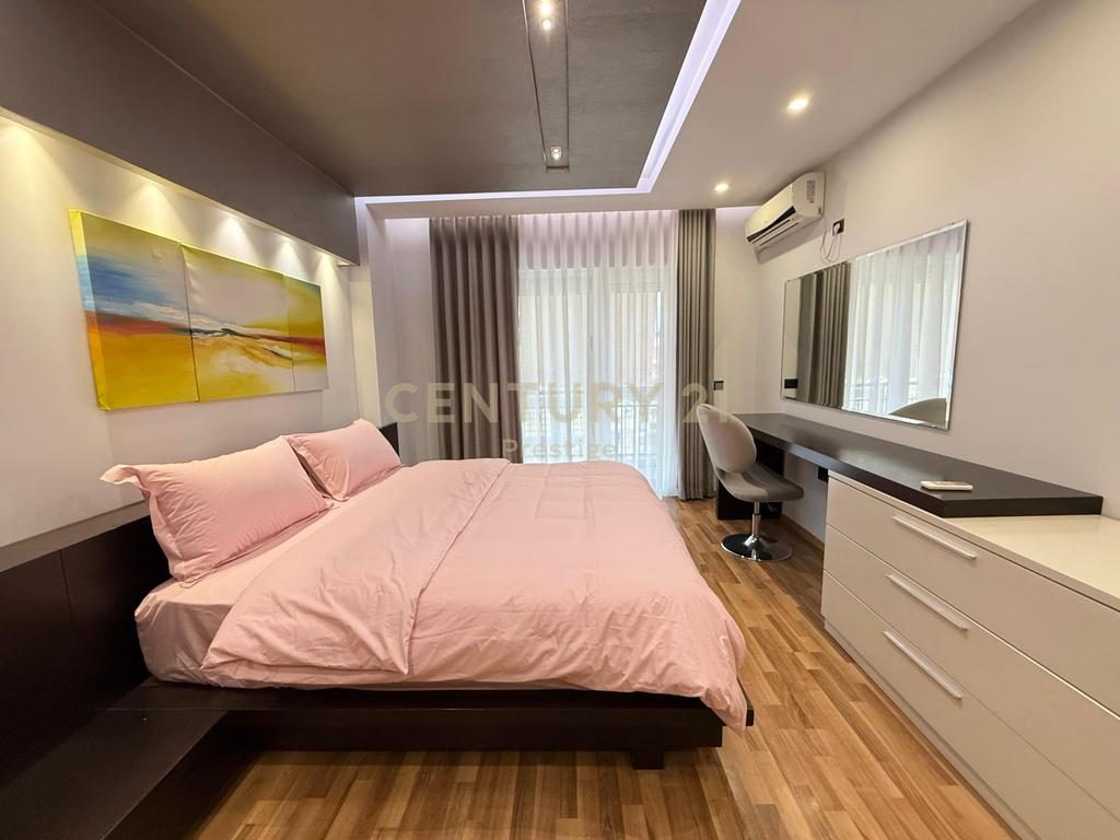 JEPET ME QIRA  APARTAMENT 2+1+2 PRANE AMBASADES AMERIKANE, TIRANE!
