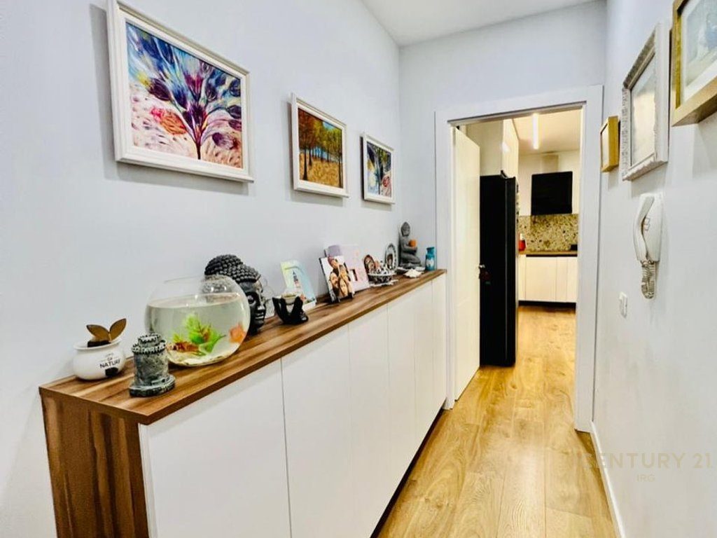 🏠 Apartament 2+1 për Shitje
📍 kodra e diellit, siper unazes prane Big Market