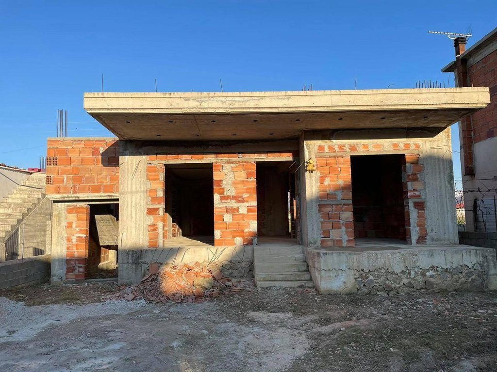 NDËRTESË + TRUALL PËR SHITJE – BUÇIMAS, POGRADEC !!!
