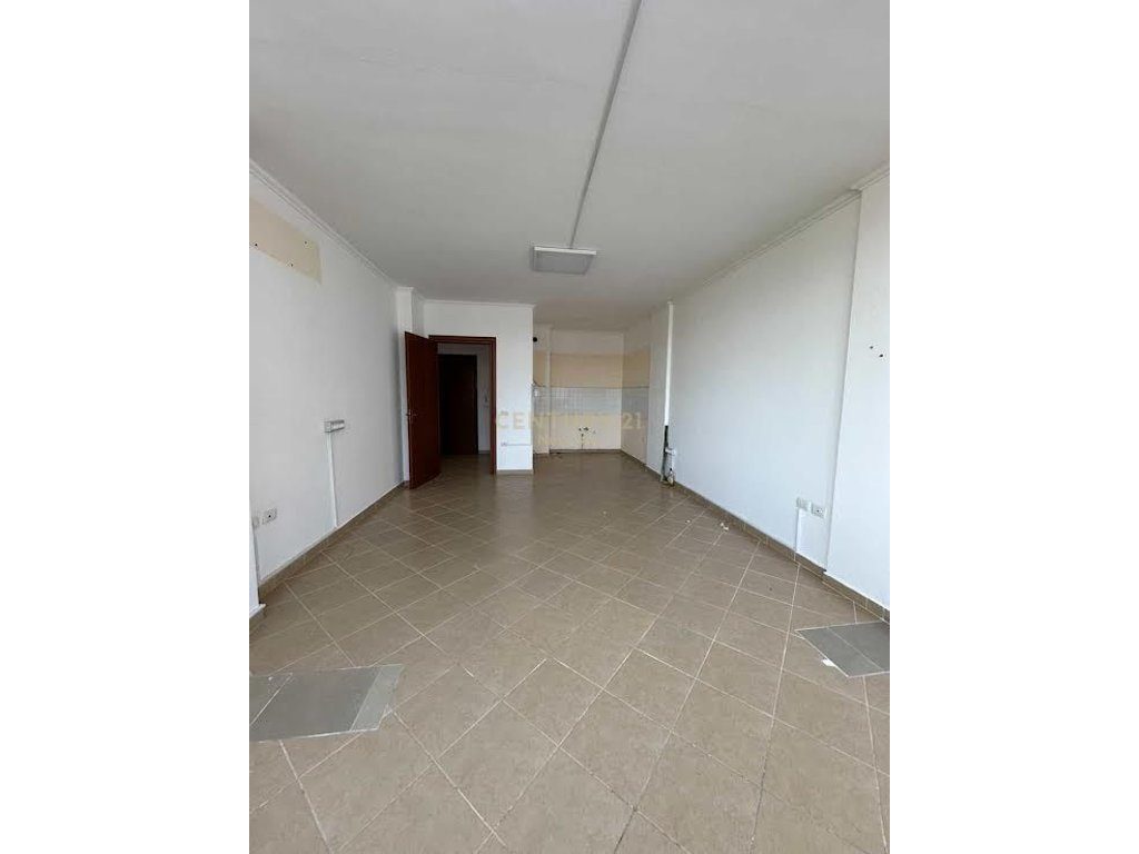 Apartament 2+1+2 me pamje deti per shitje