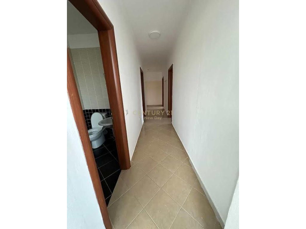 Apartament 2+1+2 me pamje deti per shitje