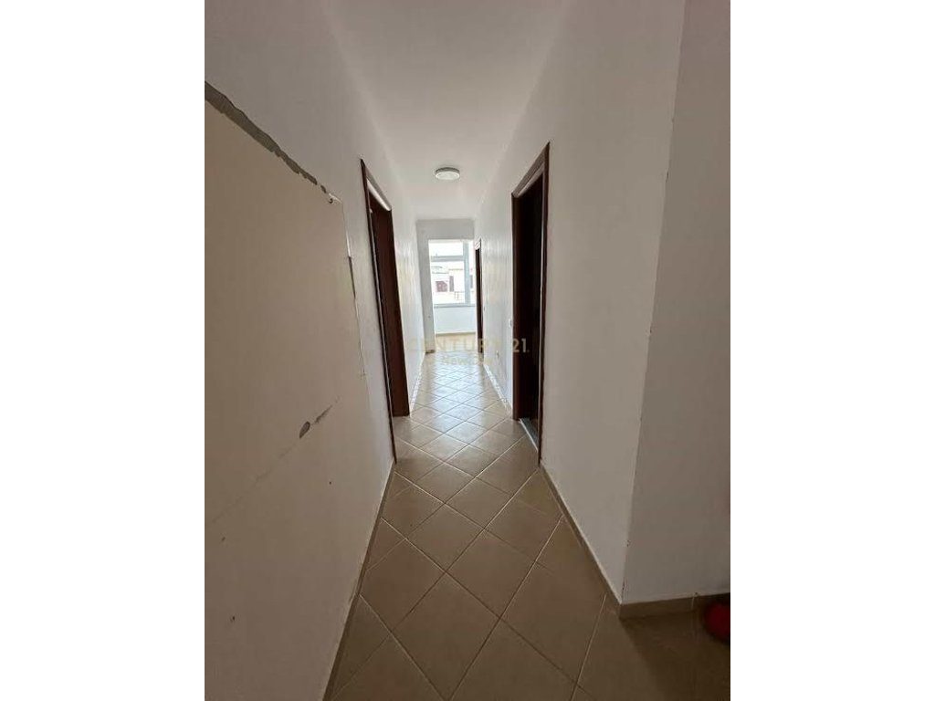 Apartament 2+1+2 me pamje deti per shitje