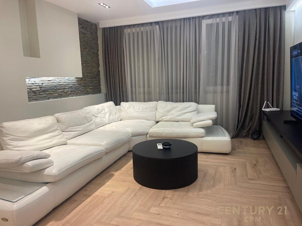 Apartament Modern 2+1+2 me Qira në  Bllok