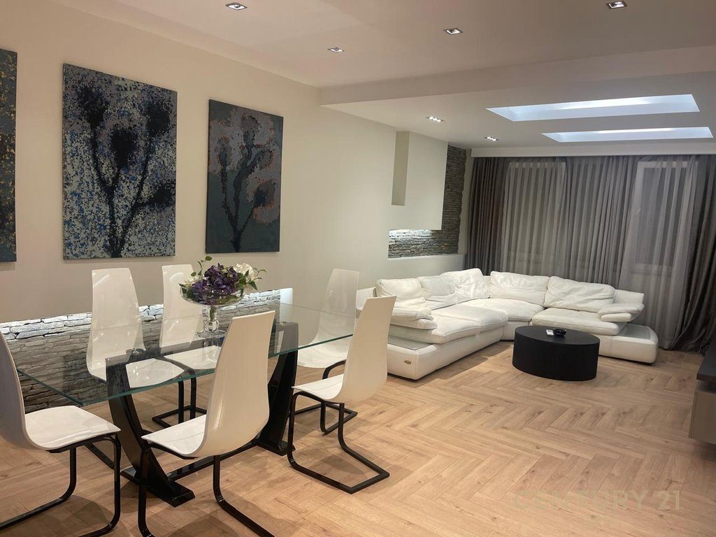 Apartament Modern 2+1+2 me Qira në  Bllok
