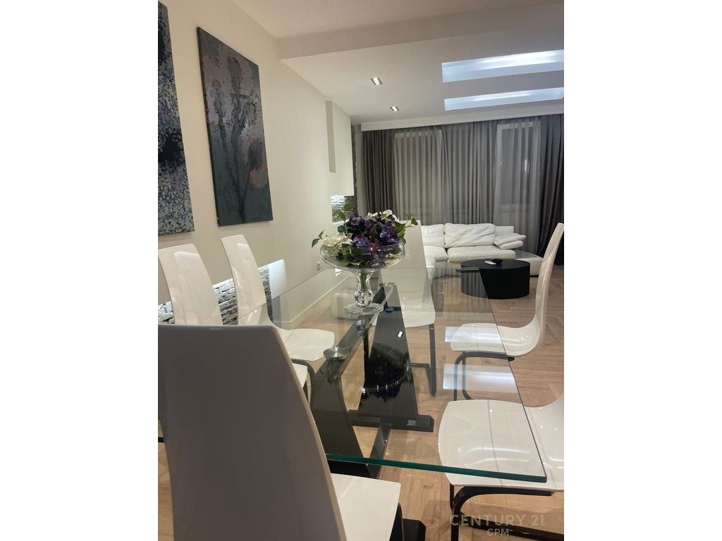 Apartament Modern 2+1+2 me Qira në  Bllok