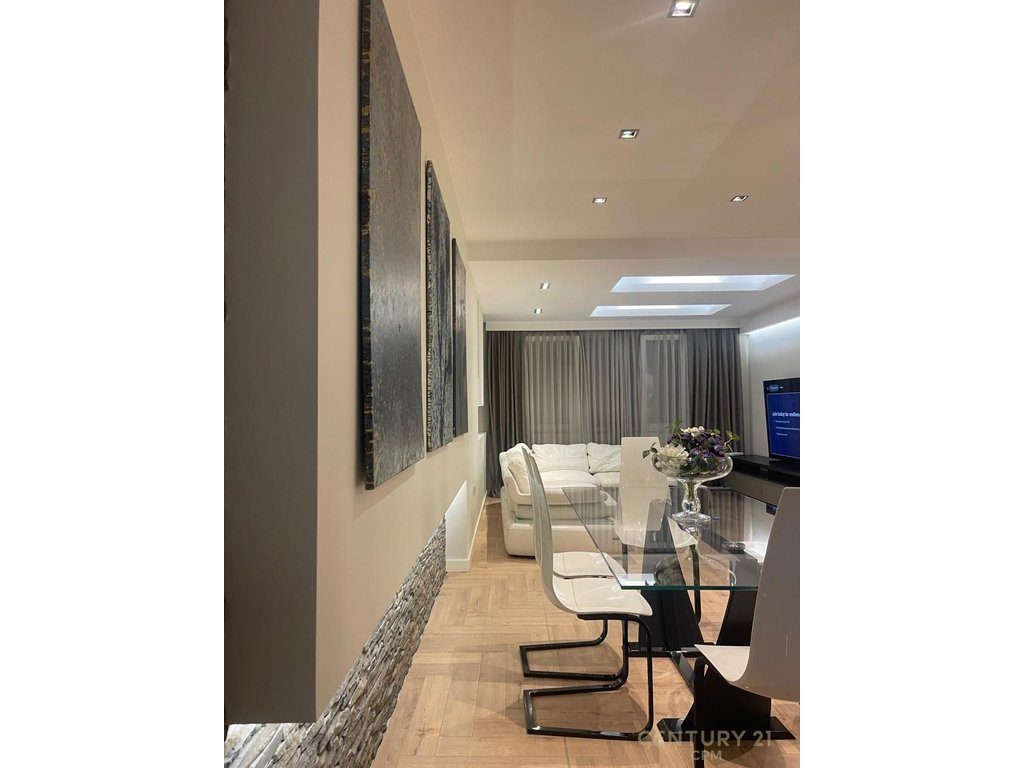 Apartament Modern 2+1+2 me Qira në  Bllok