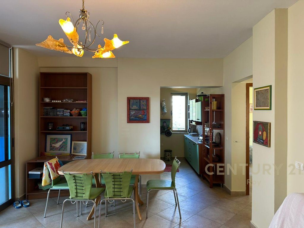 SHITET APARTAMENT 2+1 NE GOLEM 50 METRA LARG DETIT !!!