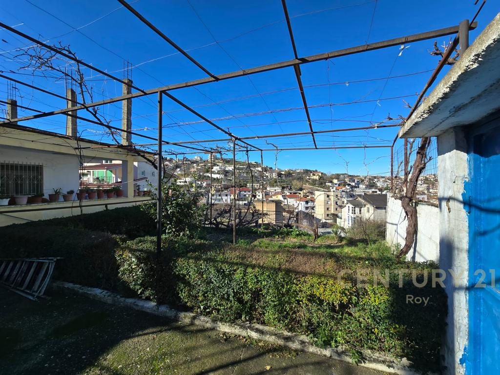SHITET SHTEPI PRIVATE TE LAGJA E RE, DURRES !!