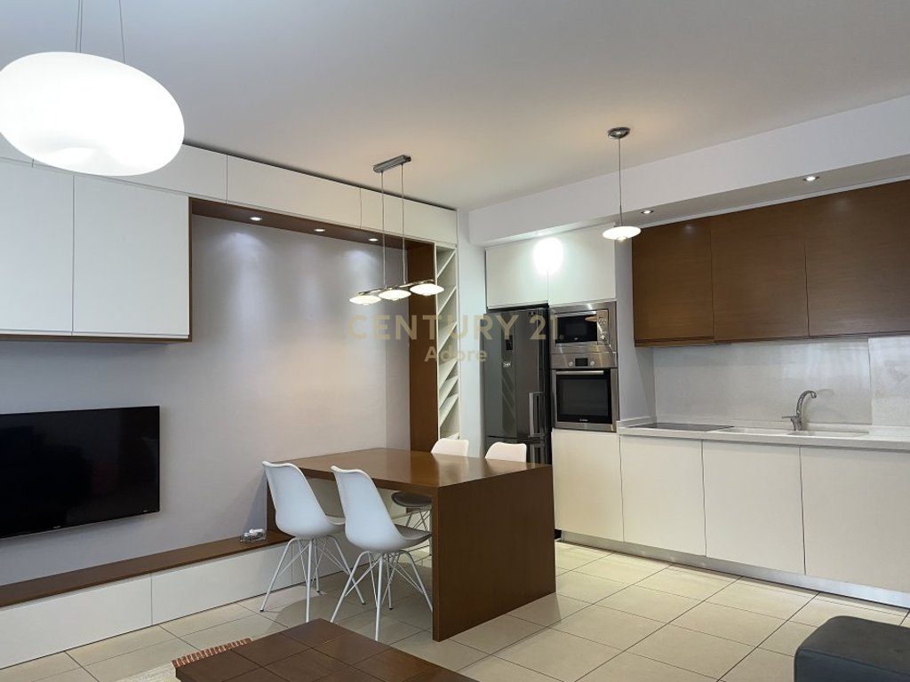 Jepet me qira apartament 1+1 – 70 m² | 5 Maj, tek kulla e parë e Qendrës Concord!