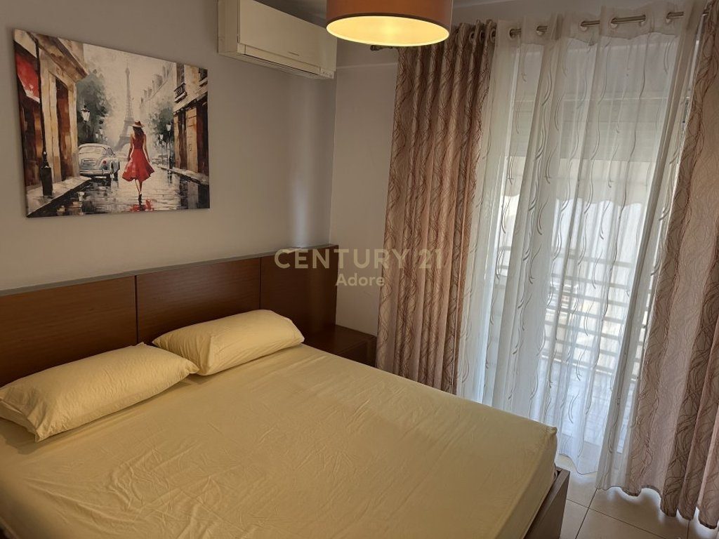 Jepet me qira apartament 1+1 – 70 m² | 5 Maj, tek kulla e parë e Qendrës Concord!
