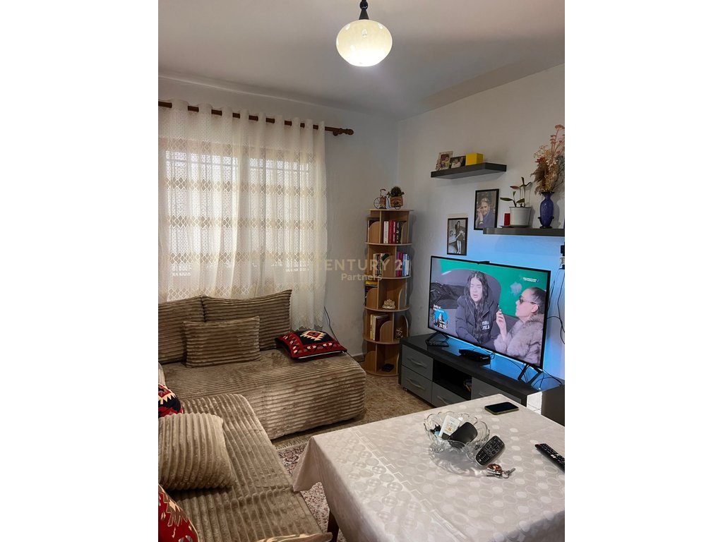 !! SHITET SHTËPI PRIVATE 1+1 ME AMBIENT KOMERCIAL TEK TRESHI  !!