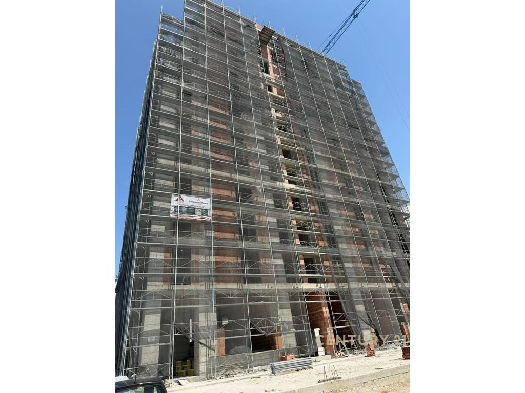 APARTAMENT 2+1+2+POST PARKIMI, TEK ISH FUSHA E AVIACIONIT PER SHITJE