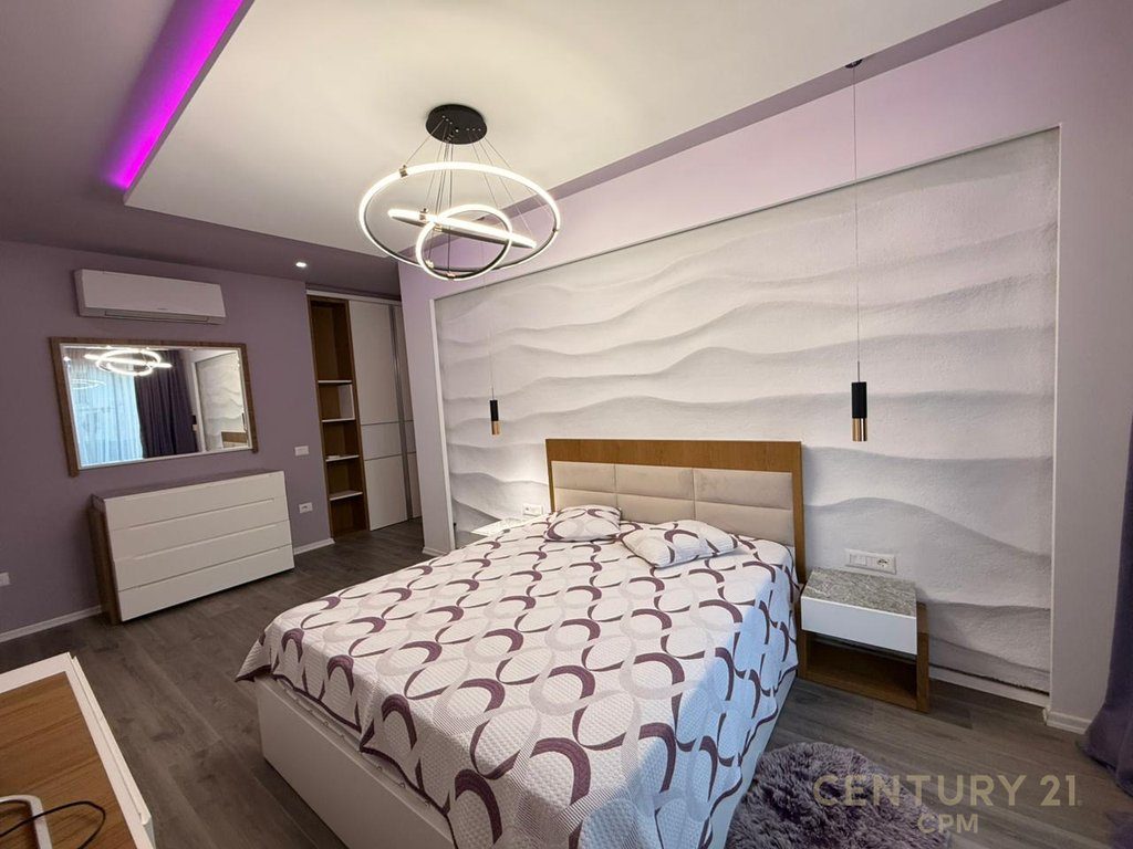 JEPET ME QIRA APARTAMENT LUKSOZ 2+1+POST PARKIMI TEK KAFE FLORA !