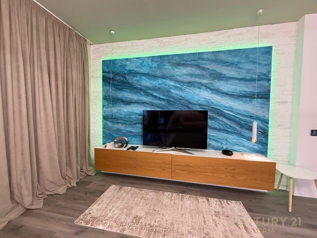 JEPET ME QIRA APARTAMENT LUKSOZ 2+1+POST PARKIMI TEK KAFE FLORA !