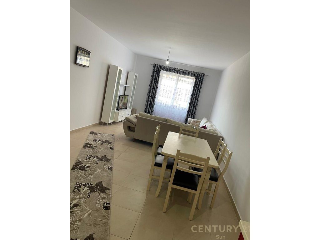 Shitet apartament 3+1+2 ne Kinostudio !