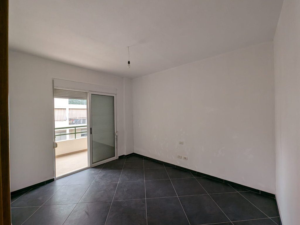 APARTAMENT 2+2+2 PER SHITJE,TEK RRUGA "GJERGJ ARIANITI"!