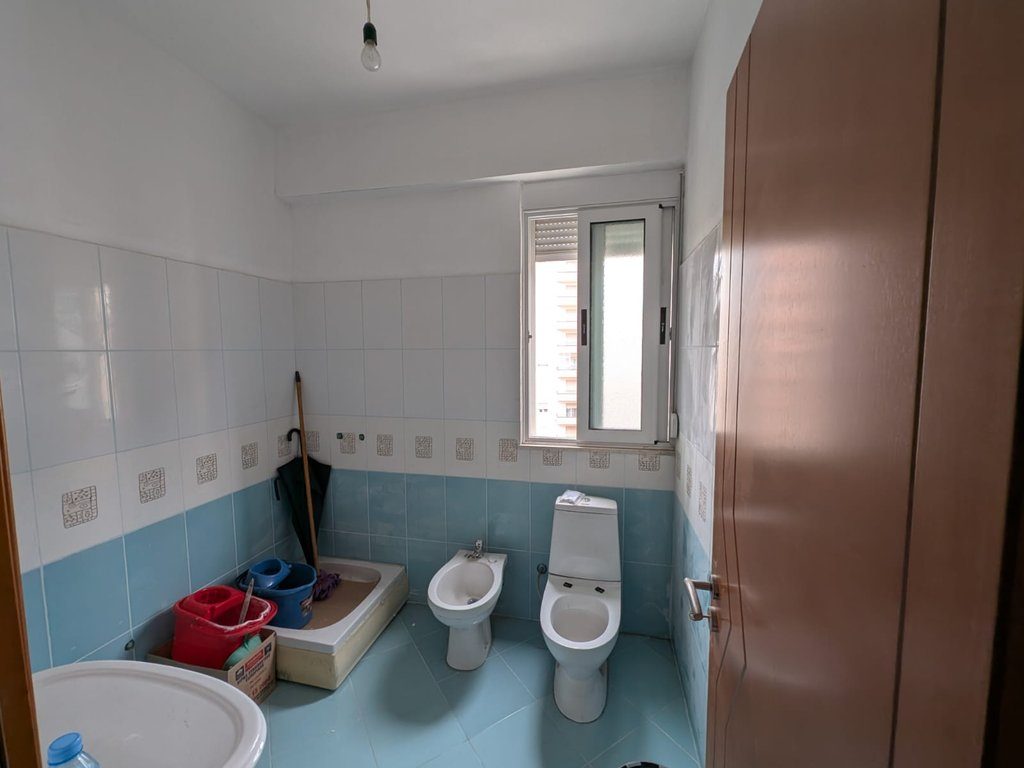 APARTAMENT 2+2+2 PER SHITJE,TEK RRUGA "GJERGJ ARIANITI"!