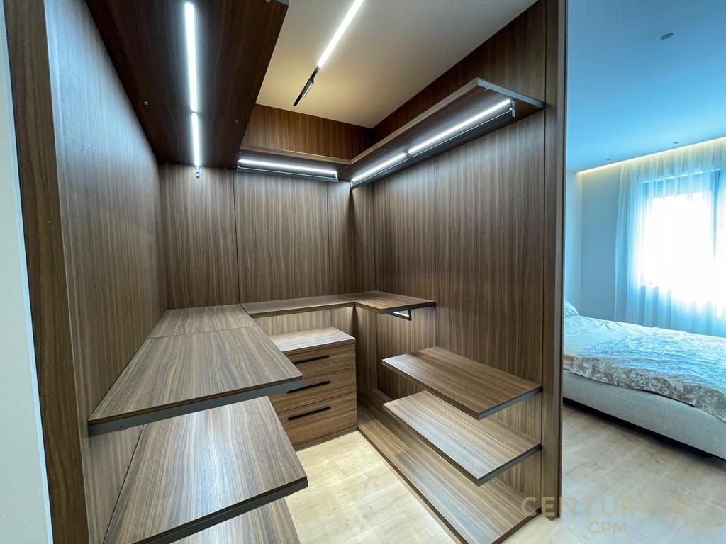 Apartament 2+1+2 + 2 Poste parkimi per shitje tek Liqeni i Thatë, Tiranë