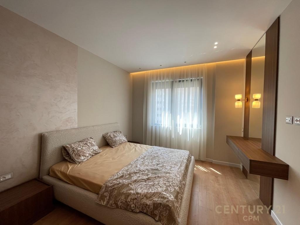 Apartament 2+1+2 + 2 Poste parkimi per shitje tek Liqeni i Thatë, Tiranë