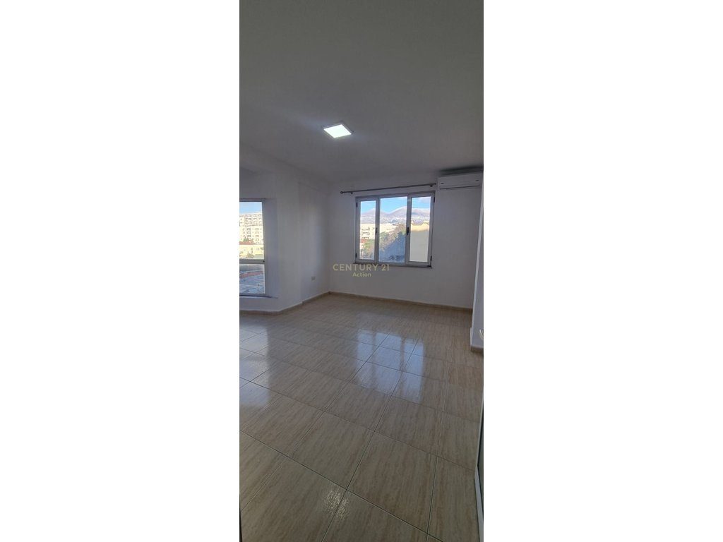 Jepet apartament  2+1+2 me qira per Zyre!