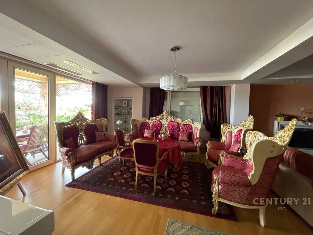 Penthouse Panoramik 565m2 ne mbikalimin e Komunes se Parisit!