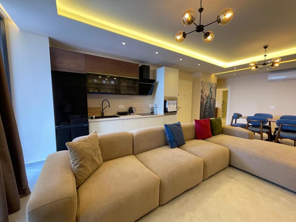 SARANDE, SHESIM APARTAMENT 3+1+3 TOTALISHT TE  INVESTUAR.