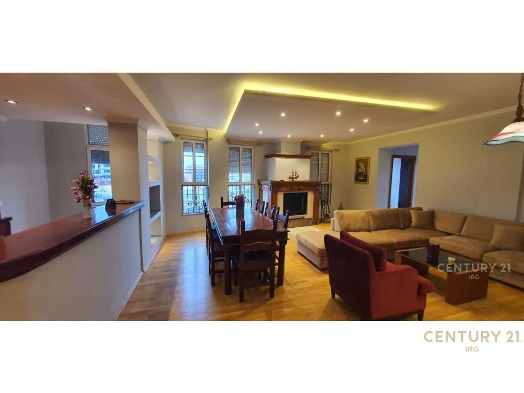 Apartament 3+1+2 ne Qender te Tiranes!