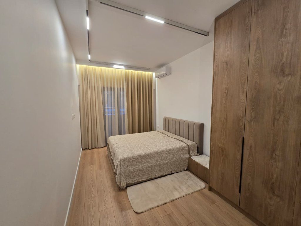 APARTAMENT MODERN PER QERA TEK  GALERIA (ISH KINEMA 17-NENTORI)