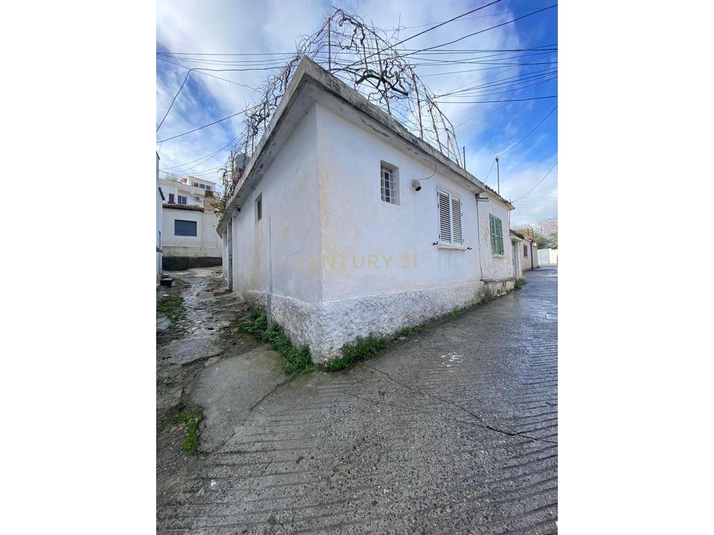 Shtëpi  private 2+1 në shitje në Durrës, Muzeu i Dëshmorëve .