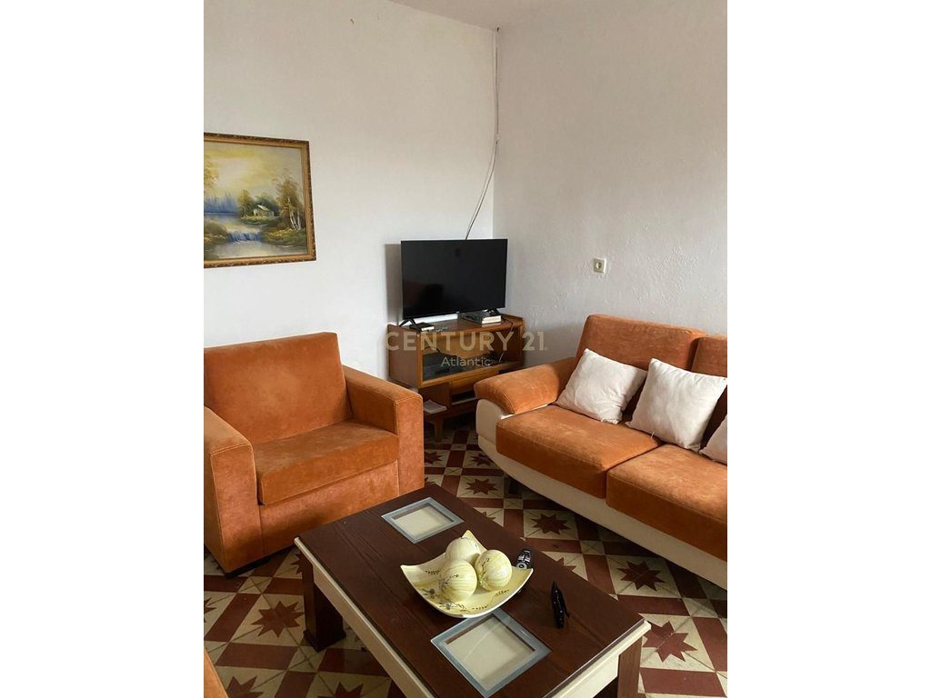 Shtëpi  private 2+1 në shitje në Durrës, Muzeu i Dëshmorëve .