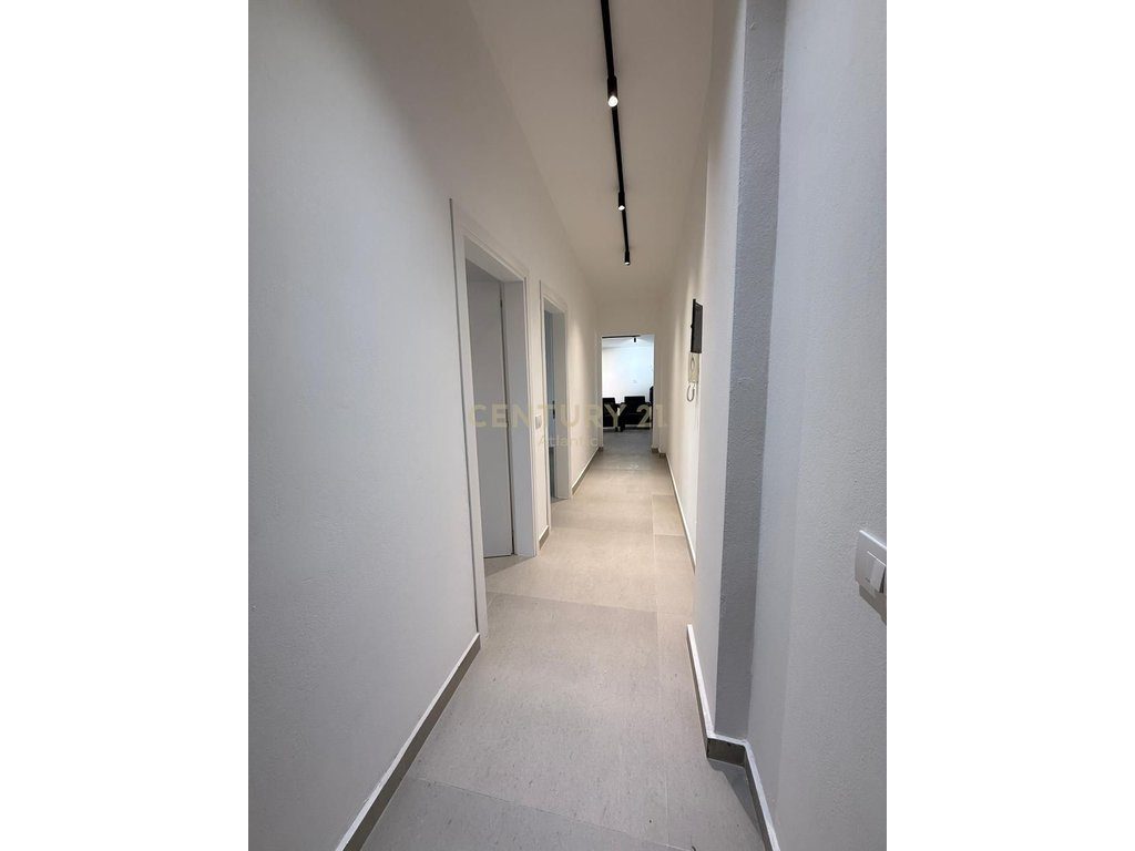 Apartament 2+1 Për Shitje në Mali i Robit, Durrës - 200000€ | 156 m²