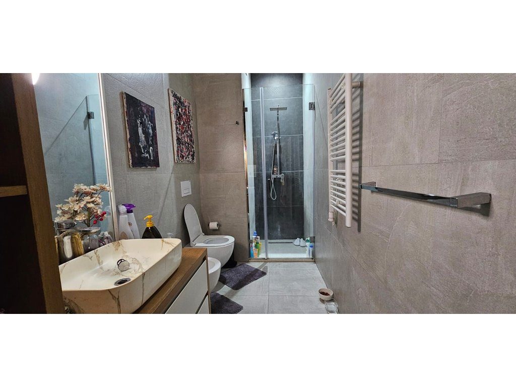 Apartament 2+1 në shitje në Ali Demi, Tiranë
