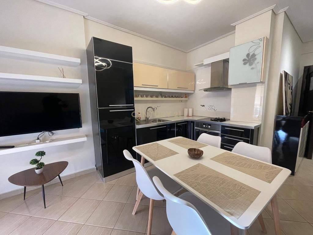 APARTAMENT 1+1 ME QIRA PRANE KONSULLATES ,NE LUNGOMARE!!!
