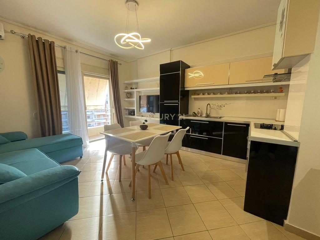 APARTAMENT 1+1 ME QIRA PRANE KONSULLATES ,NE LUNGOMARE!!!