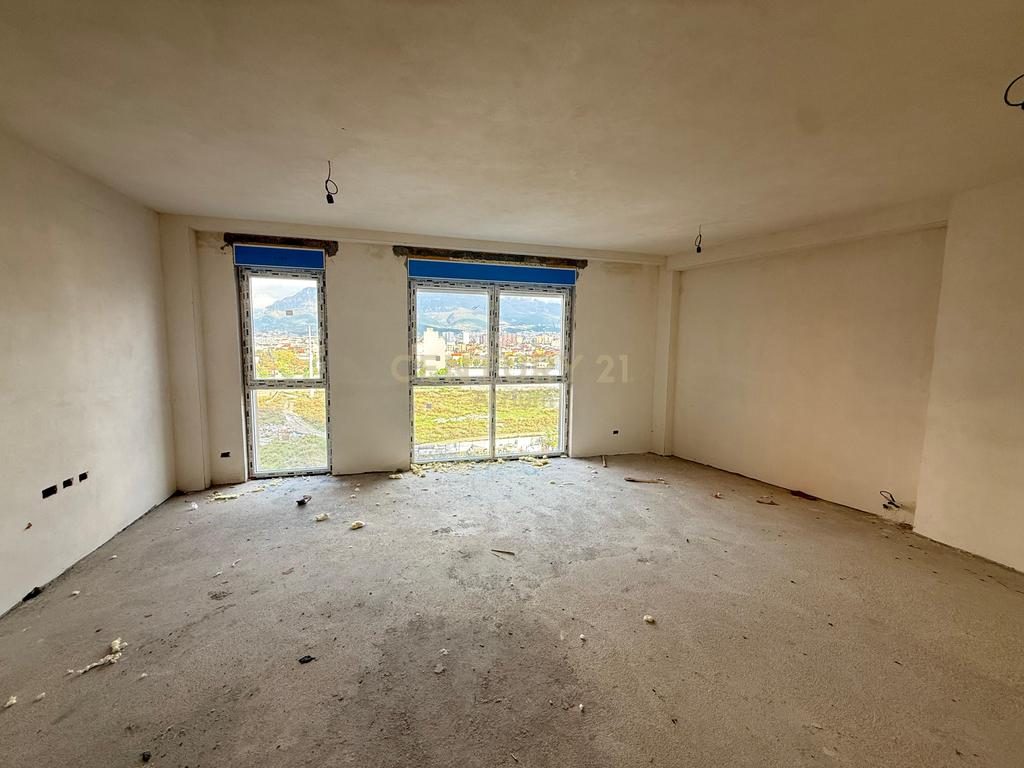 SHITET APARTAMENT 3+1+2 TEK KOMPLEKSI "ORBITAL 6" , BULEVARDI I RI !