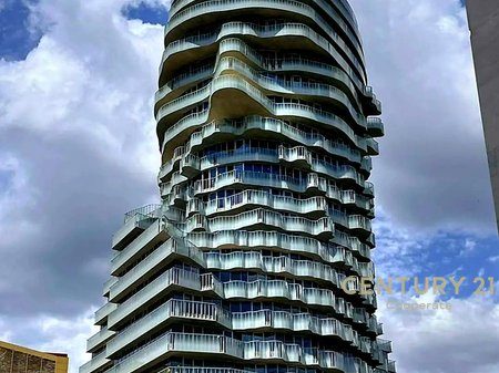 Apartament 2+1+2 te Tirana's Rock Qendër!
